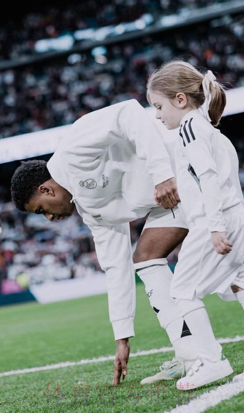 罗马诺:巴萨从未接触罗德里戈 他们深知谈判不可能